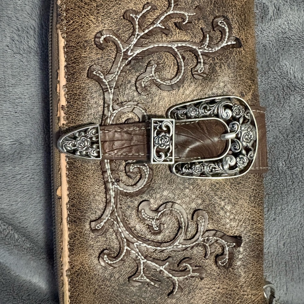 Vintage Brown Leather Clutch with Ornate Buckle - Picture 2 of 8